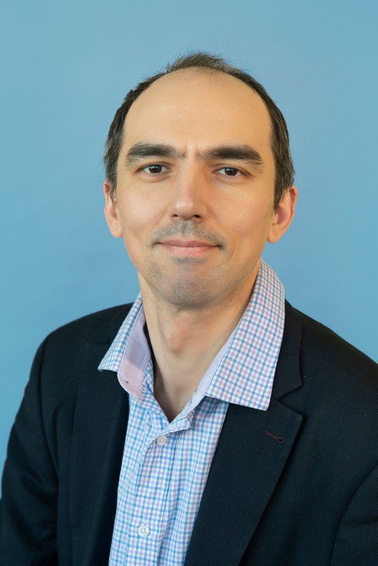 Поздняков Юрий Олегович.